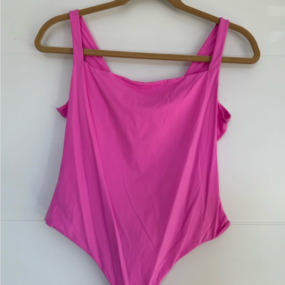 SKIMS Fits Everyone Pink Bodysuit